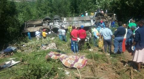 G­ü­n­e­y­ ­A­f­r­i­k­a­­d­a­ ­o­t­o­b­ü­s­ ­k­ö­p­r­ü­ ­ü­z­e­r­i­n­d­e­ ­d­e­v­r­i­l­d­i­:­ ­1­1­ ­ö­l­ü­